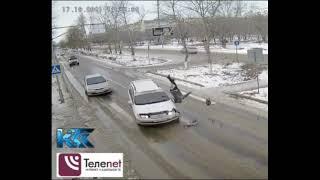 В Краснокаменске Забайкальского края, 35-летний водитель автомобиля сбил женщину.