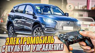 Управляю автомобилем из окна! Электромобиль с пультом управления.