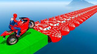 الأبطال الخارقين على دراجة نارية - Superheroes on a motorcycle ride on the Spider Mcqueen bridge