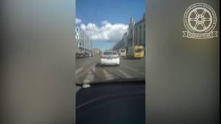 Нарушил ли патрульный автомобиль ПДД? Пл. Победы. Калининград.