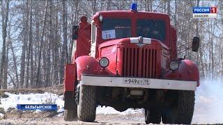 Раритетная пожарная машина продолжает верно служить людям.30.03.2017