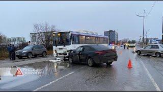 Водитель автомобиля Kia разбился в ДТП с пассажирским автобусом в Новом Уренгое