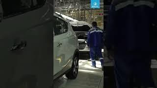 Россияне массово скупают автомобили в Казахстане.....