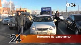 На ул. Большая Крыловка водитель автомобиля "Почты России" спровоцировал аварию