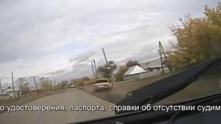 Водитель на ходу выпрыгнул из автомобиля и попытался скрыться от полицейских