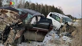 Водитель автомобиля Land Cruiser на тюменской трассе проявил жестокость к другим участникам движения